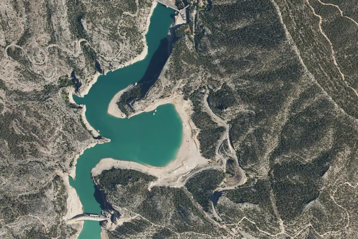Foto aérea de la zona de Embalse de Santolea