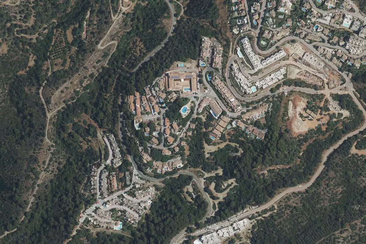 Aerial photo of the Cerros del Lago area