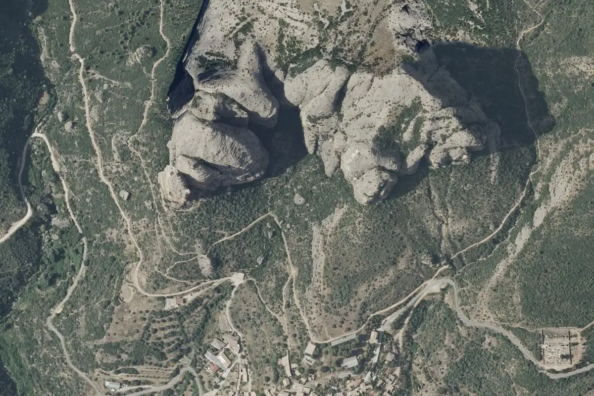 Foto aérea de la zona de Mallos de Agüero