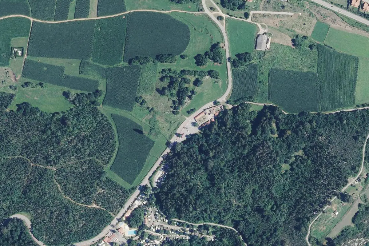 Foto aérea de la zona de Peña Alta · La puerta