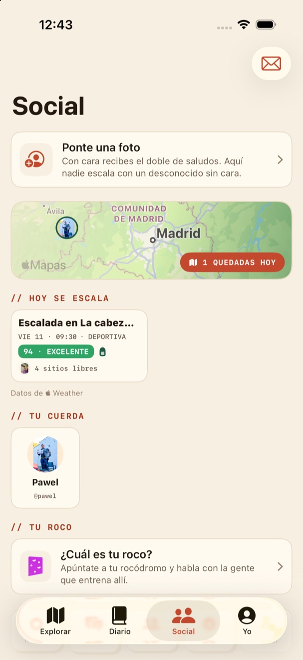 La pestaña social de Cordada: actividad de tus amigos, tu roco y los planes abiertos.